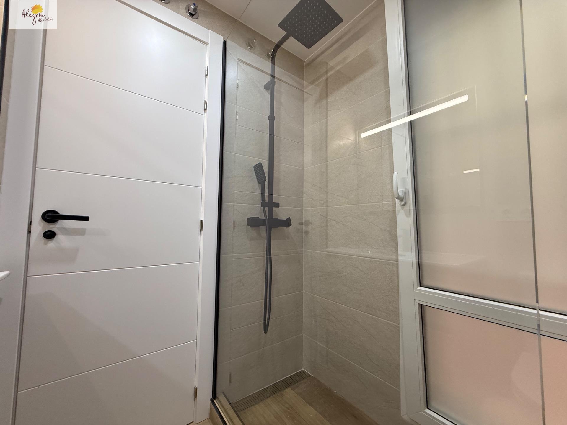 9-27-5 Tourist License Aparthotel-Style Apartment for Sale – Turnkey Business in the Heart of Alicante