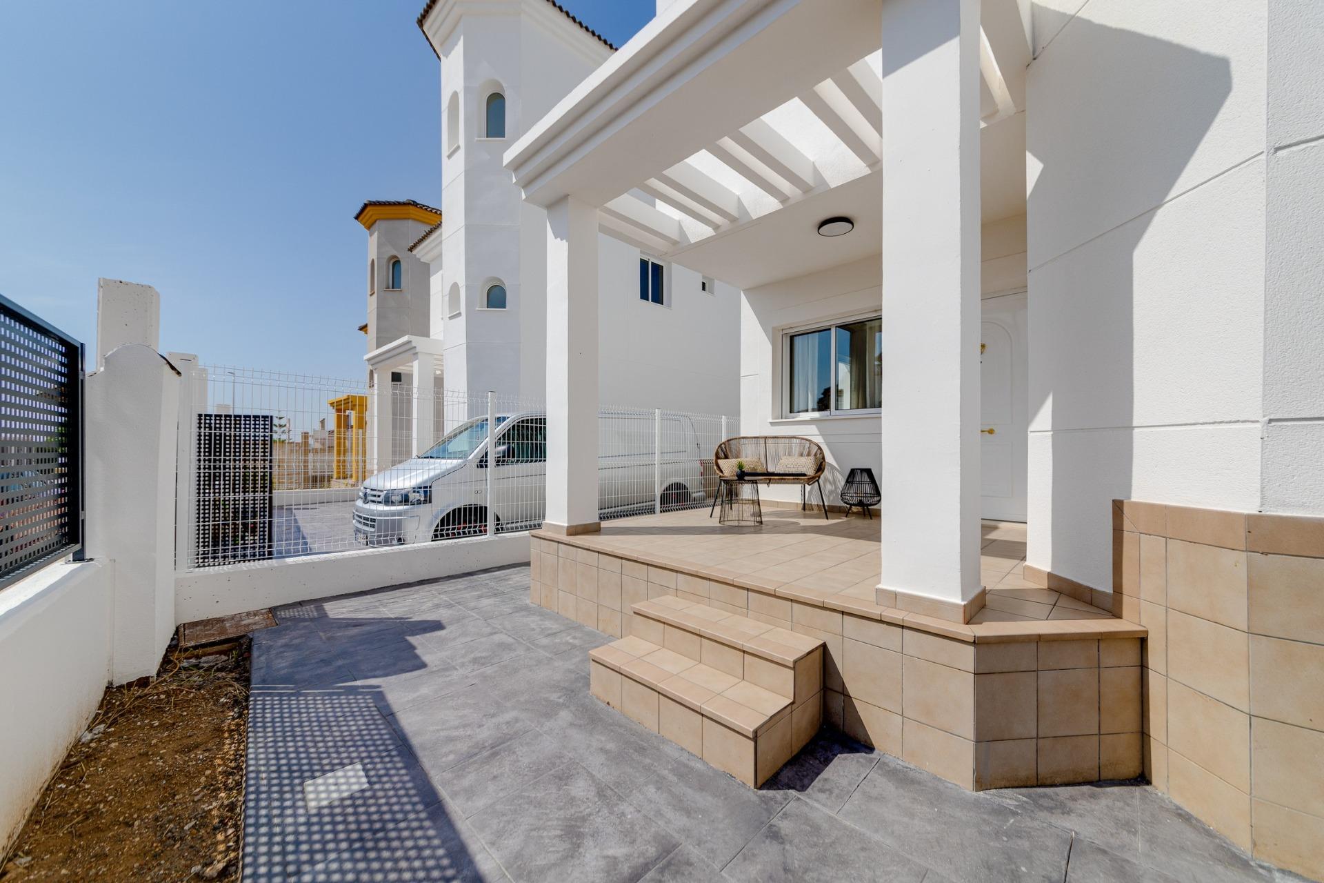 9-29-2 NIEUWE BUILD RESIDENTIAL IN SAN FULGENCIO