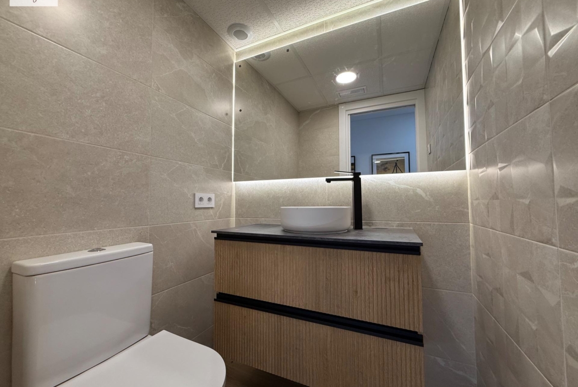 Tourist License Aparthotel-Style Apartment for Sale – Turnkey Business in the Heart of Alicante