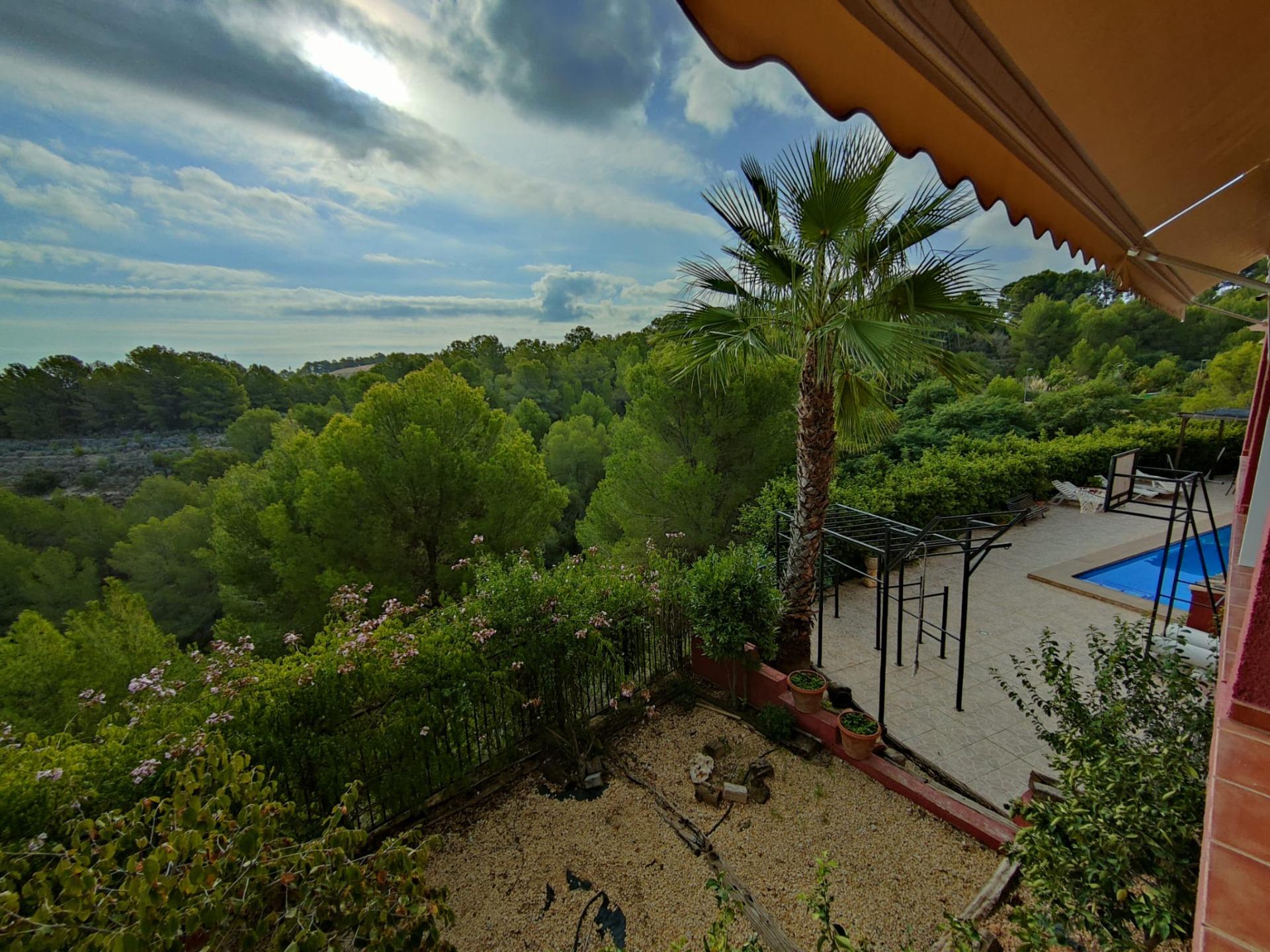 9-32-3 DETACHED VILLA, SPACIOUS WITH PRIVACY IN A NATURAL ENVIRONMENT IN LA NUCIA