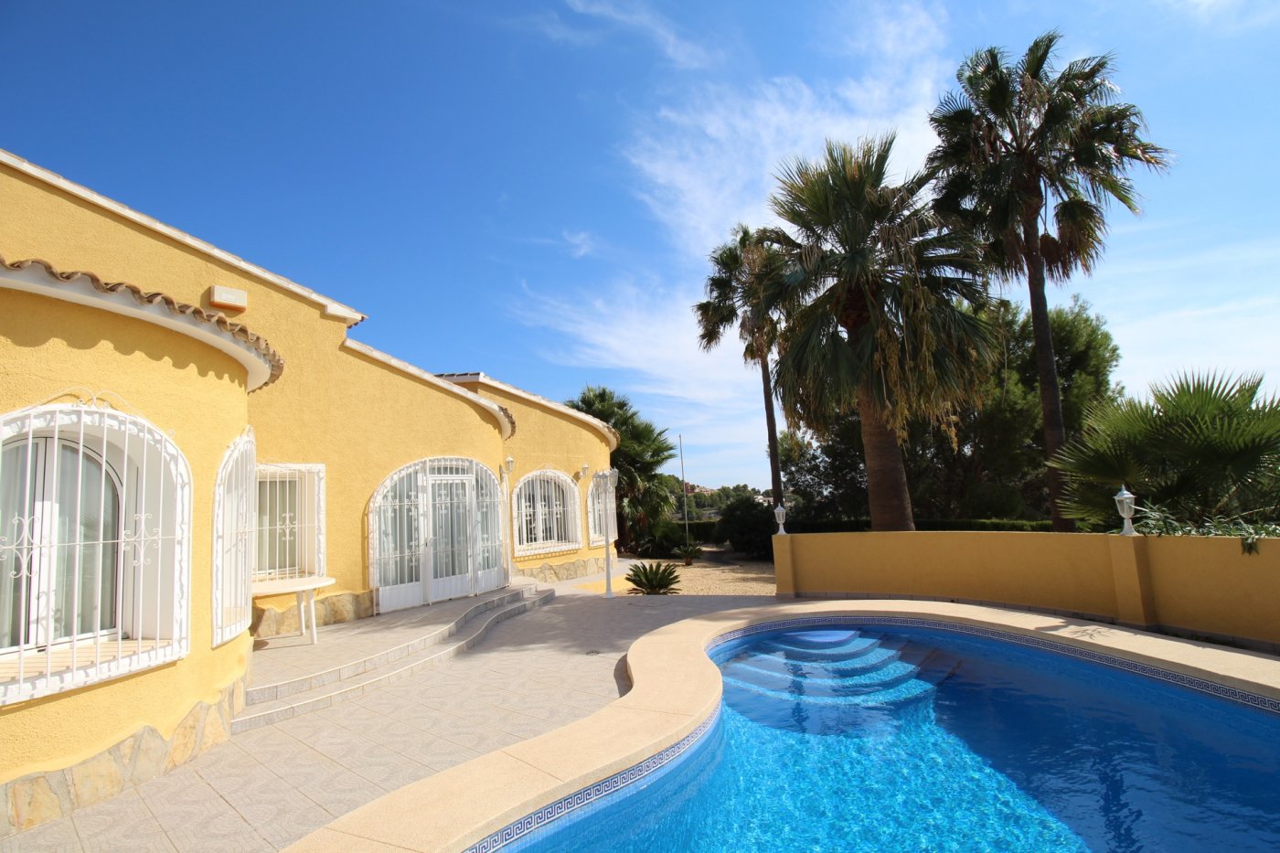 LUXURY MOUNTAIN VILLA MET ZEEZICHT