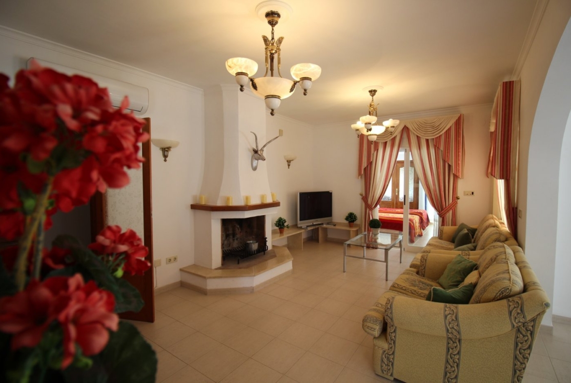 LUXURY MOUNTAIN VILLA MET ZEEZICHT