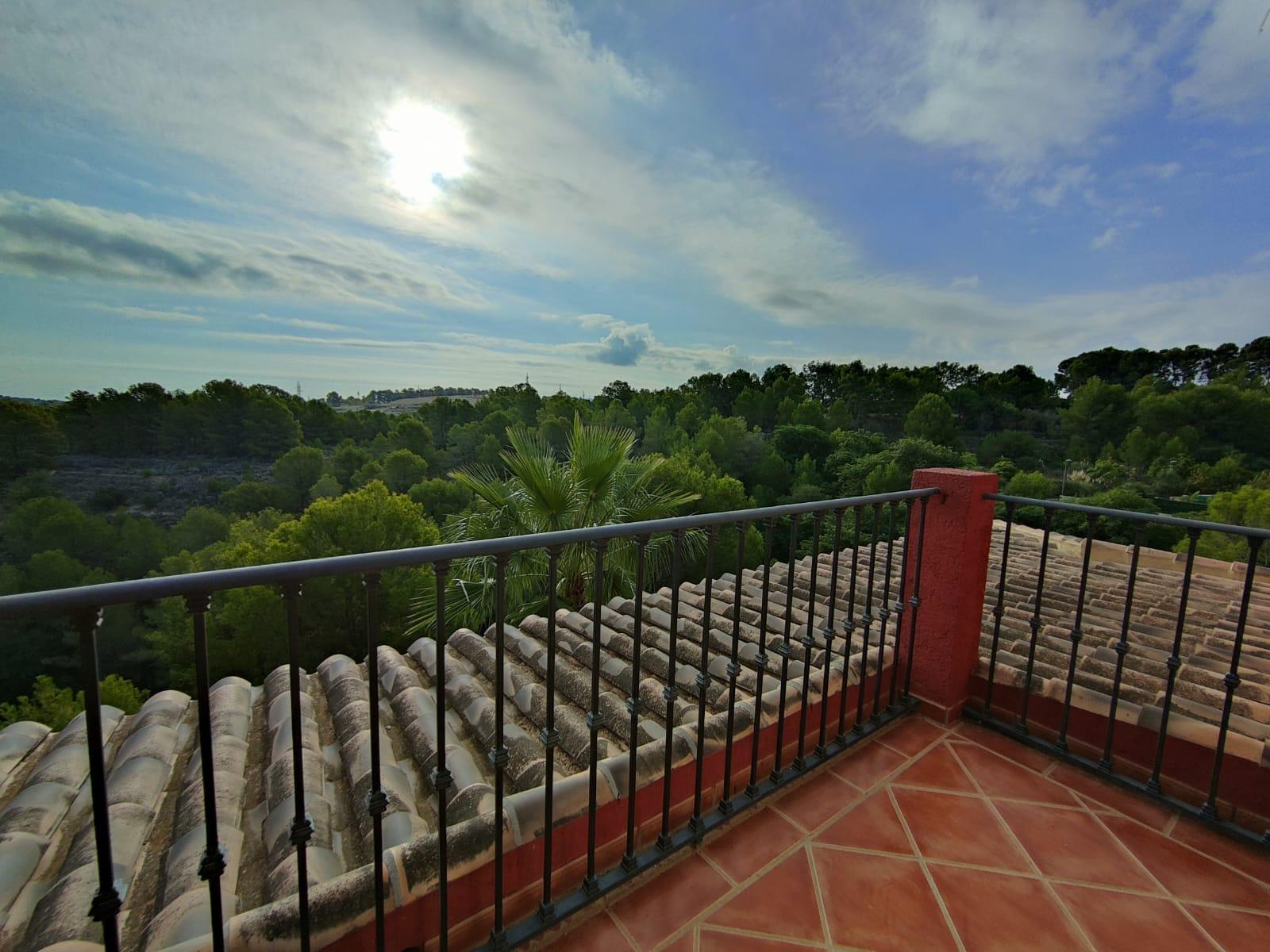 9-4-6 DETACHED VILLA, SPACIOUS WITH PRIVACY IN A NATURAL ENVIRONMENT IN LA NUCIA