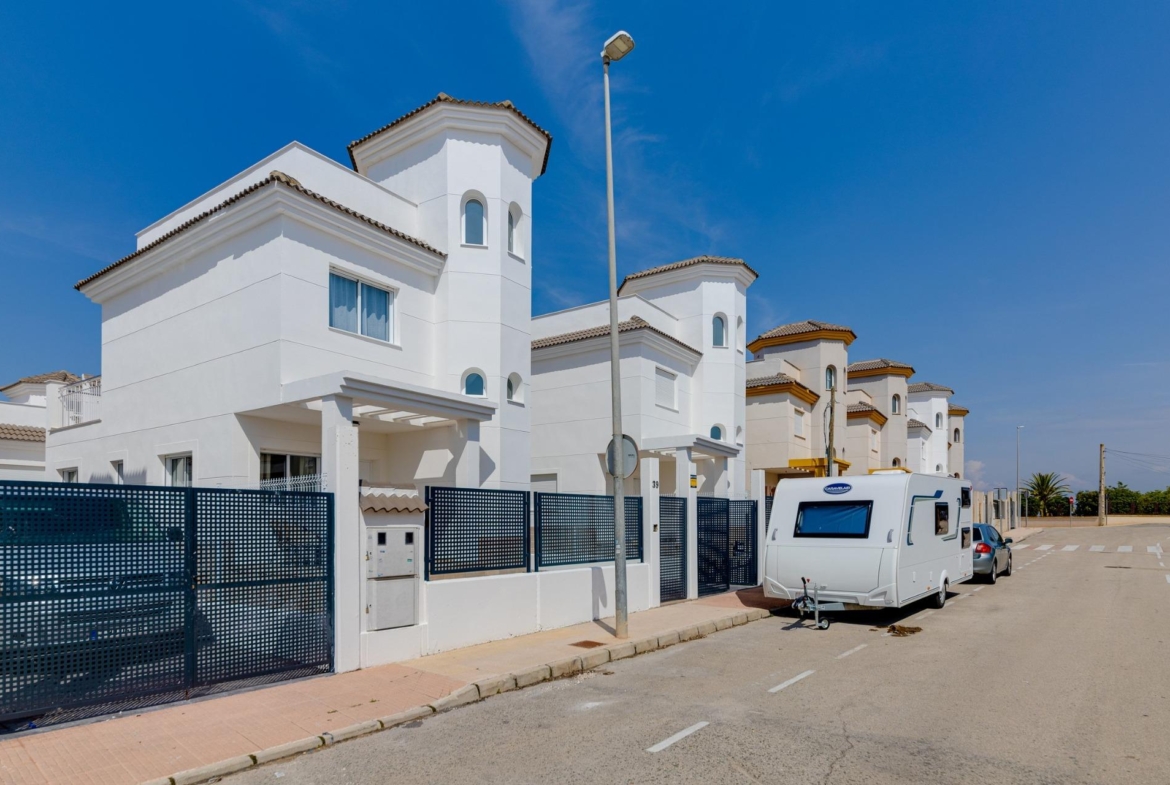 NIEUWE BUILD RESIDENTIAL IN SAN FULGENCIO