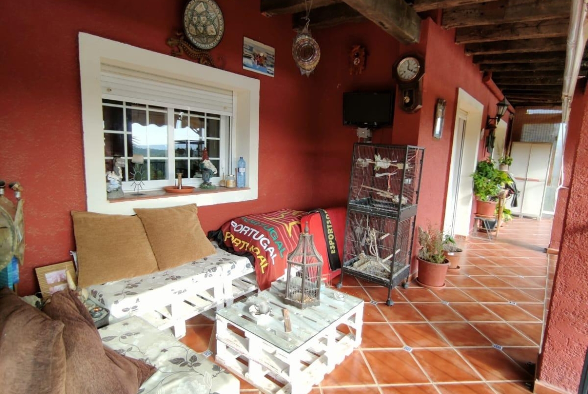 DETACHED VILLA, SPACIOUS WITH PRIVACY IN A NATURAL ENVIRONMENT IN LA NUCIA