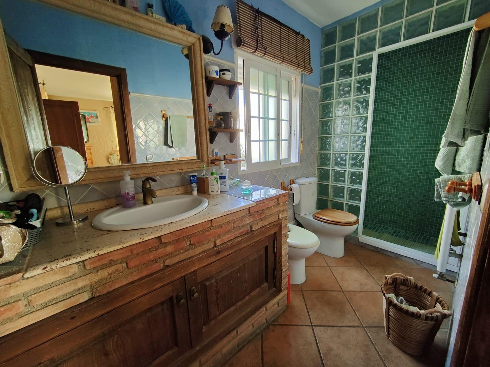 9-44-2 DETACHED VILLA, SPACIOUS WITH PRIVACY IN A NATURAL ENVIRONMENT IN LA NUCIA