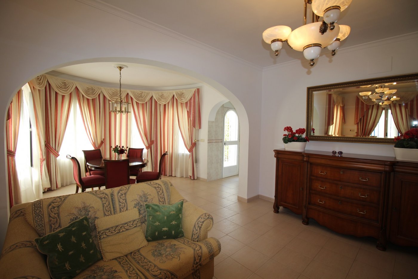 LUXURY MOUNTAIN VILLA MET ZEEZICHT