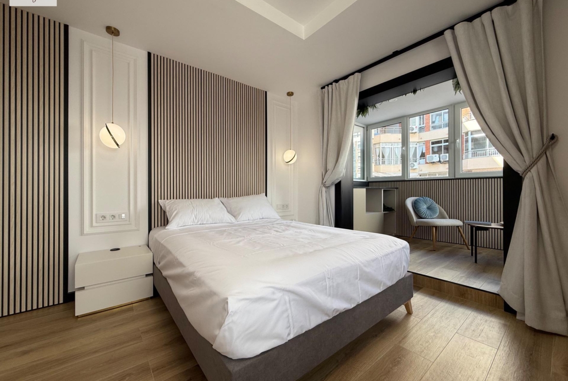 Tourist License Aparthotel-Style Apartment for Sale – Turnkey Business in the Heart of Alicante