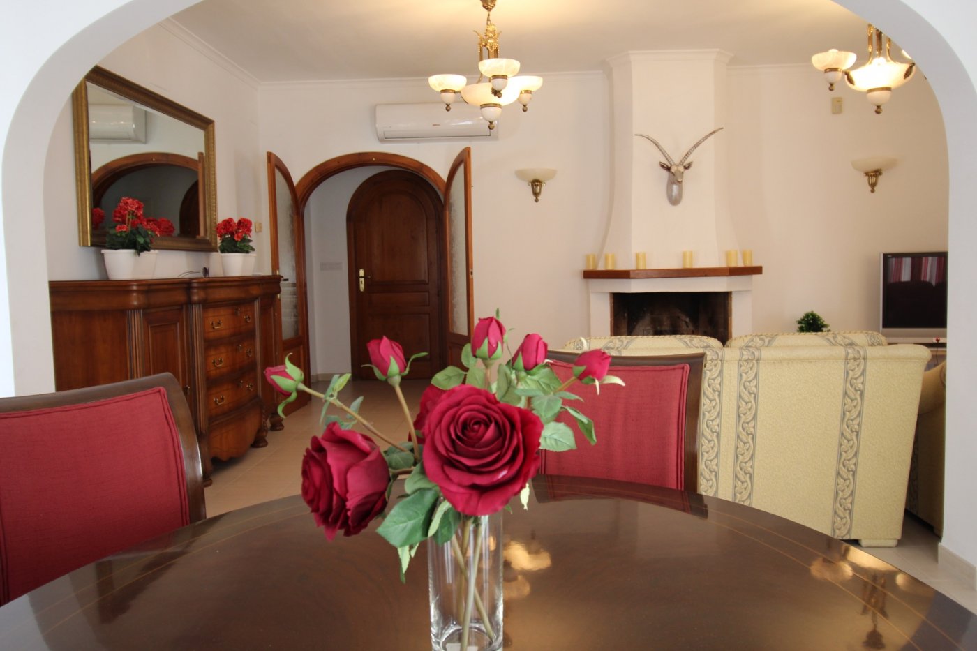 LUXURY MOUNTAIN VILLA MET ZEEZICHT