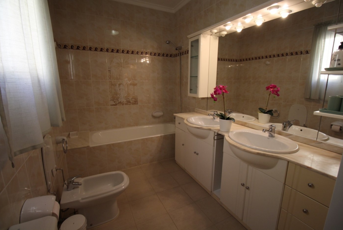 LUXURY MOUNTAIN VILLA MET ZEEZICHT