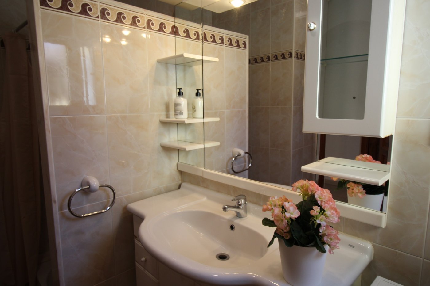 LUXURY MOUNTAIN VILLA MET ZEEZICHT
