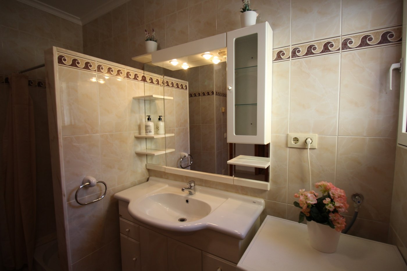 LUXURY MOUNTAIN VILLA MET ZEEZICHT