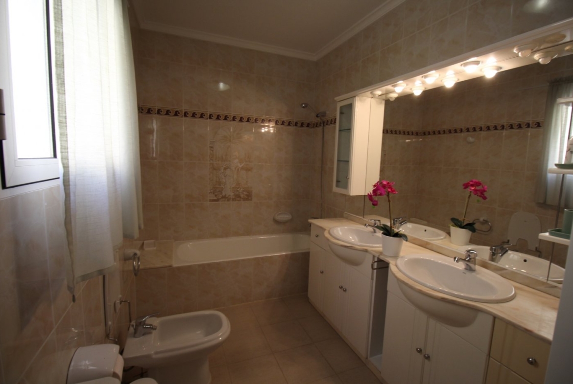 LUXURY MOUNTAIN VILLA MET ZEEZICHT
