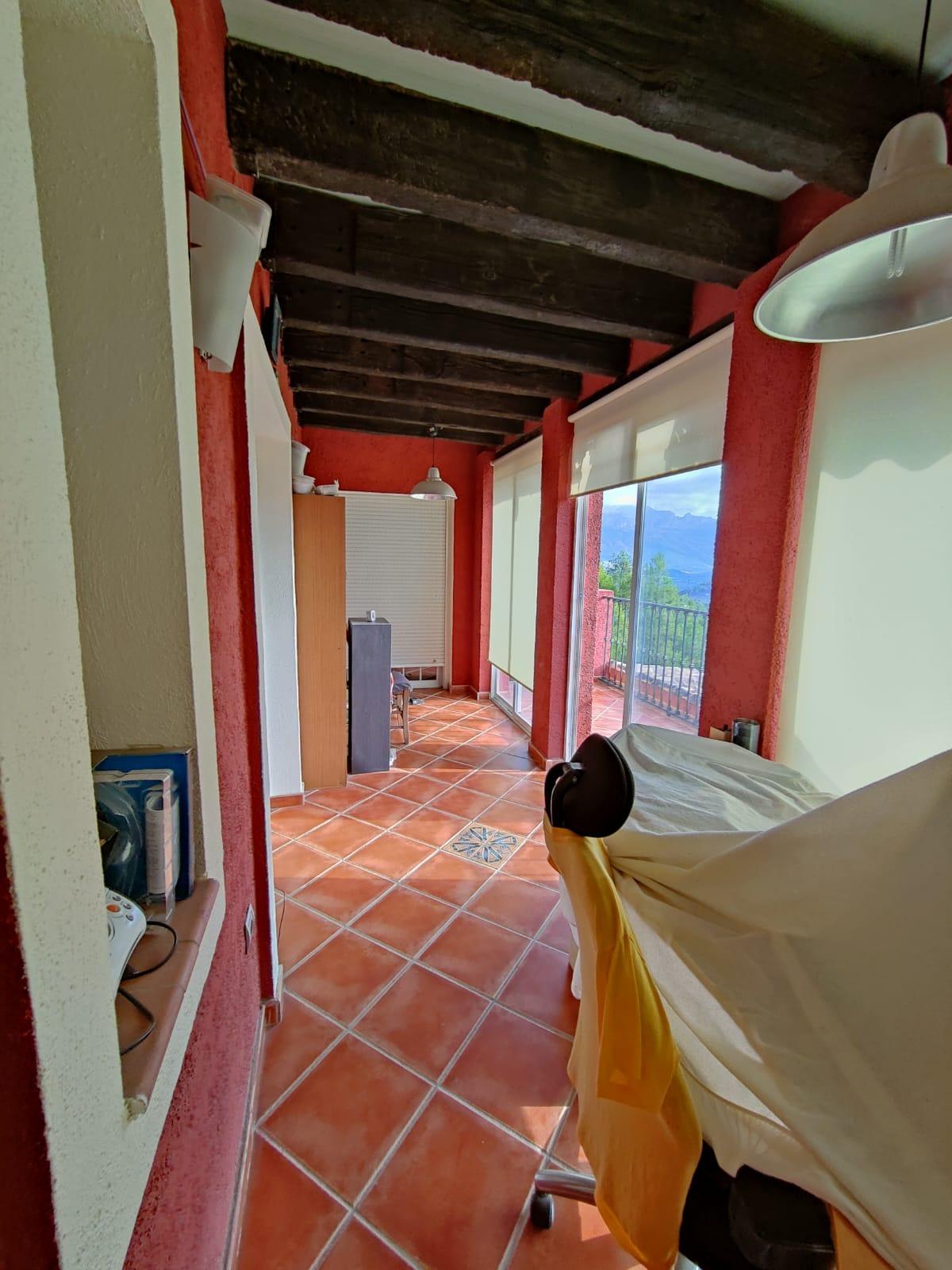 9-59-1 DETACHED VILLA, SPACIOUS WITH PRIVACY IN A NATURAL ENVIRONMENT IN LA NUCIA