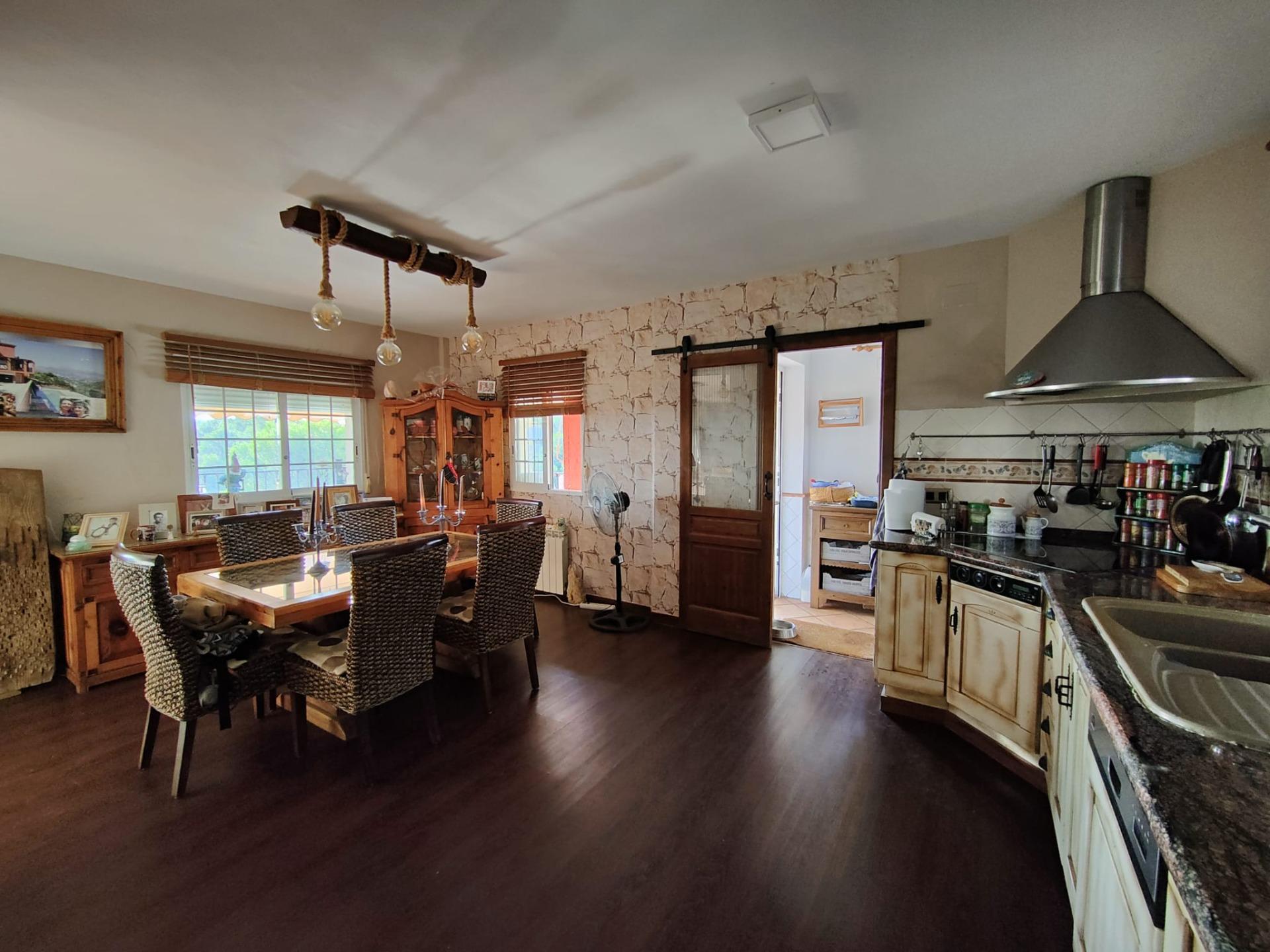 9-6-6 DETACHED VILLA, SPACIOUS WITH PRIVACY IN A NATURAL ENVIRONMENT IN LA NUCIA