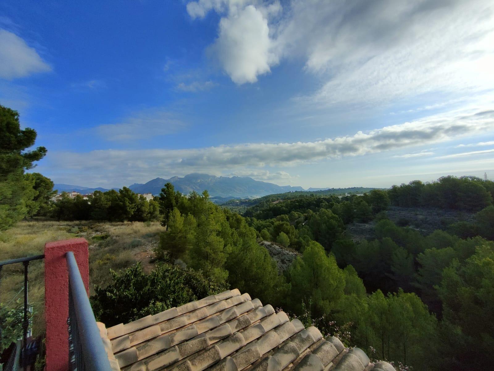 9-65-1 DETACHED VILLA, SPACIOUS WITH PRIVACY IN A NATURAL ENVIRONMENT IN LA NUCIA