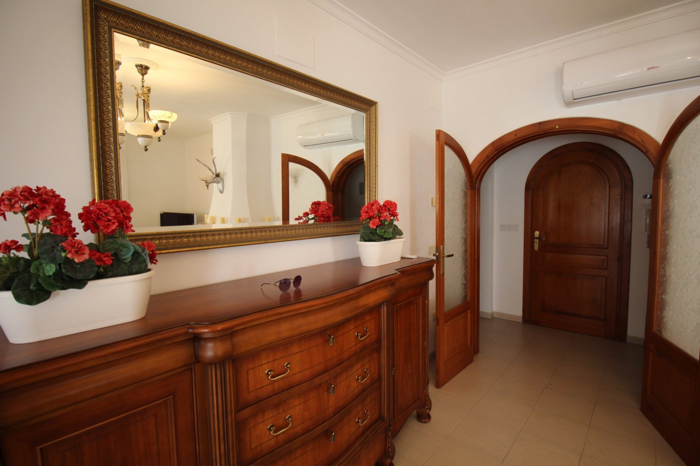 LUXURY MOUNTAIN VILLA MET ZEEZICHT