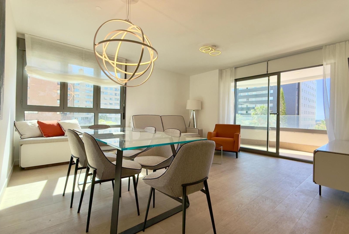 Familie comfort en moderne stijl in het hart van Alicante