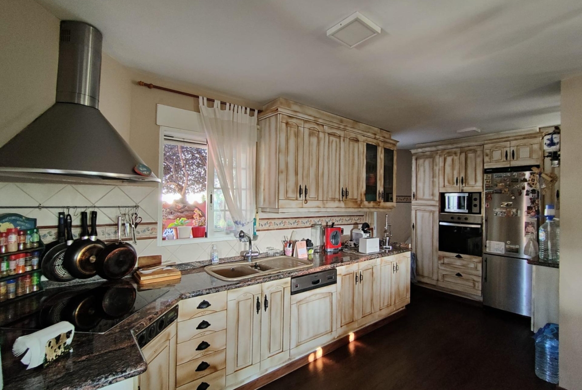 DETACHED VILLA, SPACIOUS WITH PRIVACY IN A NATURAL ENVIRONMENT IN LA NUCIA