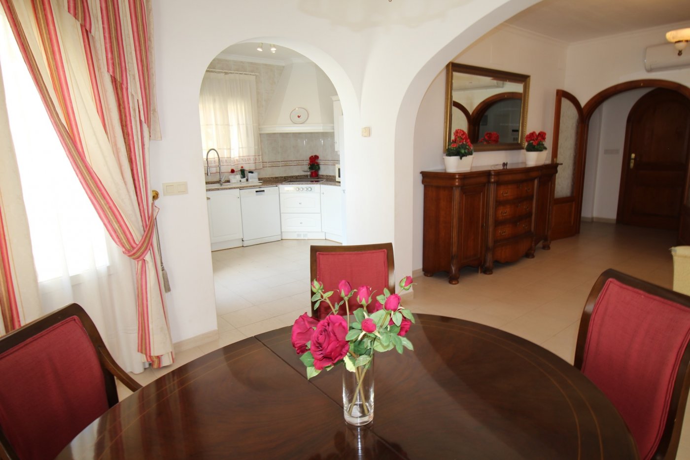 LUXURY MOUNTAIN VILLA MET ZEEZICHT