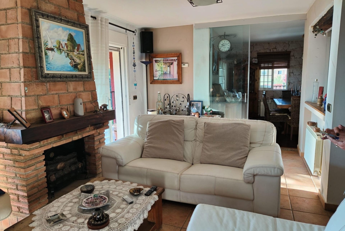 DETACHED VILLA, SPACIOUS WITH PRIVACY IN A NATURAL ENVIRONMENT IN LA NUCIA