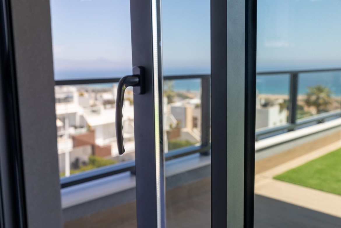 NEW APARTMENTS FOR SALE IN GRAN ALACANT, AT 20 MINUTES FROM ALICANTE and ELCHE, COSTA BLANCA